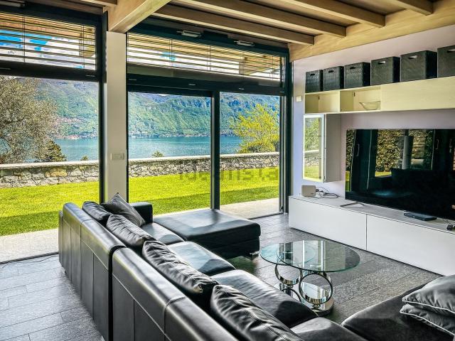 Appartamento in vendita di 175 m² in Via Monsignor Emilio Poletti