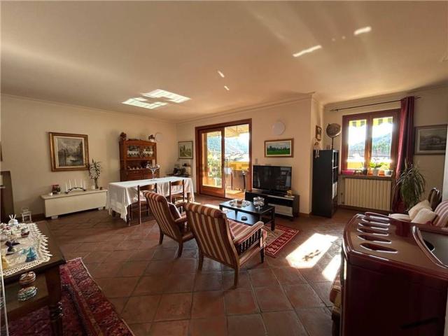 Appartamento in vendita di 175 m² in Via Madaschi, 7