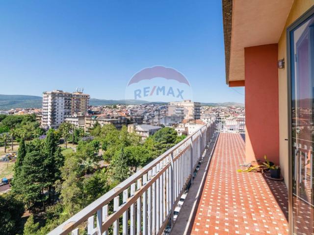 Appartamento in vendita di 175 m² in Via Scamporlino, 5