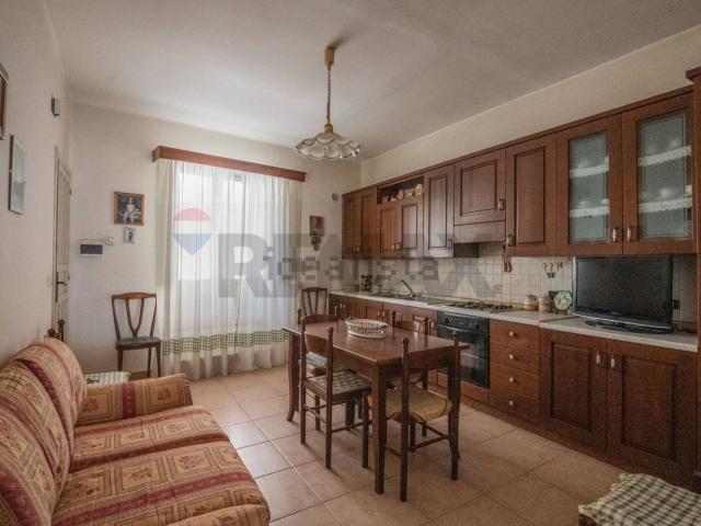 Appartamento in vendita di 175 m² in Via Stazione Isolamento, 150