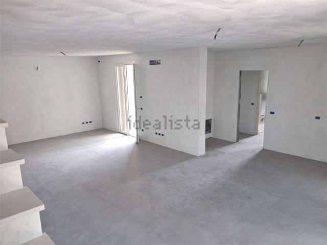 Appartamento in vendita di 175 m² in Via P. Mascagni, 102