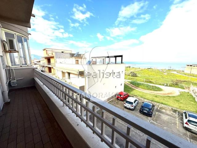 Appartamento in vendita di 175 m² in Via Portella della Ginestra