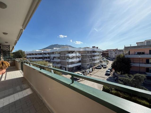 Appartamento in vendita di 175 m² in Via T.te V. Barone, 7