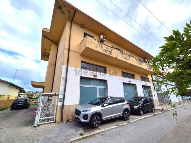 Appartamento in vendita di 175 m² in Via Tiburtina Valeria