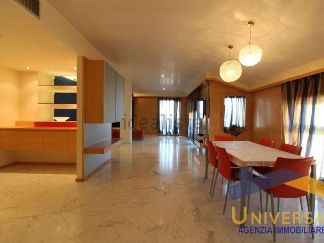 Appartamento in vendita di 175 m² in Via Tiso da Camposampiero