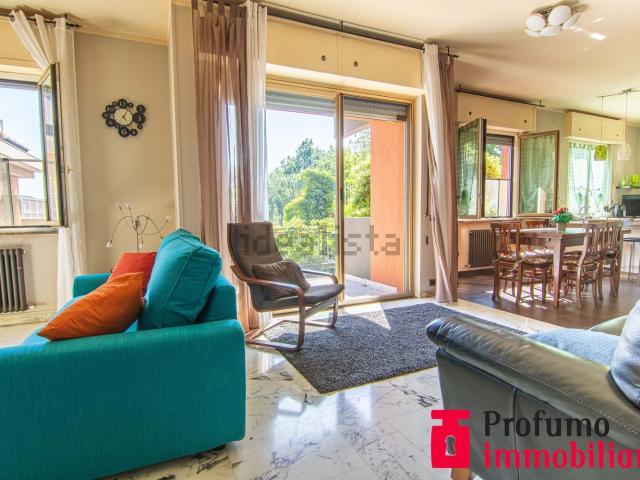 Appartamento in vendita di 175 m² in Via Val D&apos Aveto