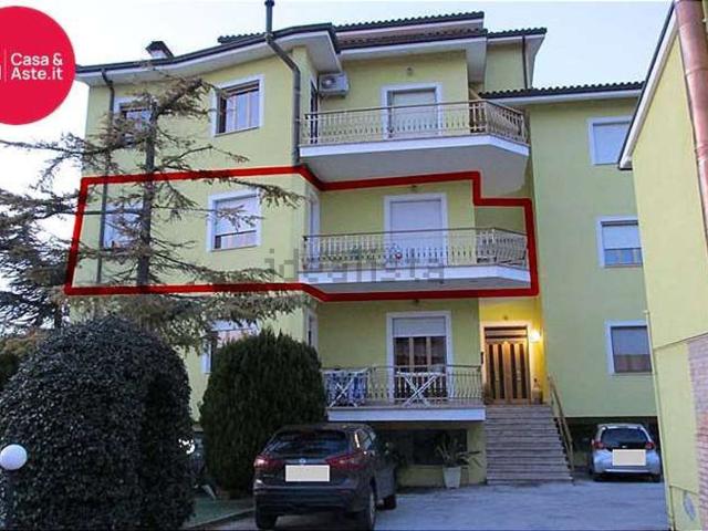 Appartamento in vendita di 175 m² in Via Veregrense, 197