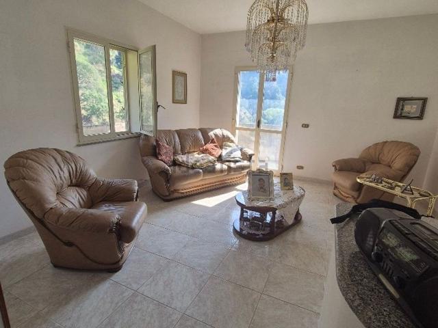 Appartamento in vendita di 175 m² in Contrada Sant&apos Anna Ravagnese, 61