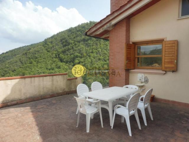 Appartamento in vendita di 175 m² in Frazione Poggio alla Croce