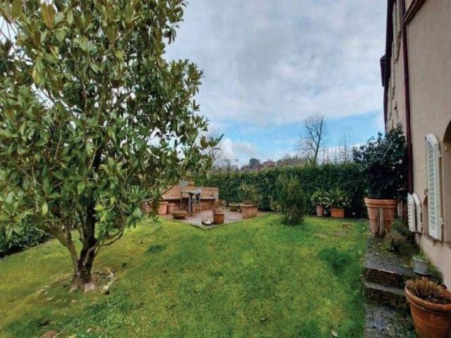 Appartamento in vendita di 175 m² in Strada di Pieve a Bozzone