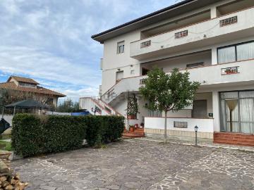 Appartamento in vendita di 176 m² in Via Capo di Fuori, 196