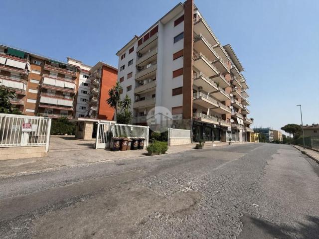 Appartamento in vendita di 176 m² in Via Alessandro Manzoni, 212