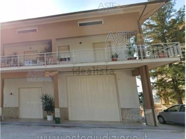 Appartamento in vendita di 176 m² in Via Giacomo Matteotti, 5