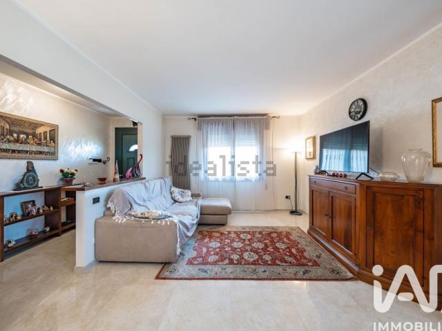 Appartamento in vendita di 176 m² in Via Giacomo Matteotti