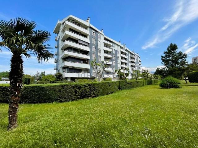 Appartamento in vendita di 176 m² in Via Gioacchino Rossini, 192