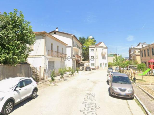 Appartamento in vendita di 176 m² in Via degli Umbri
