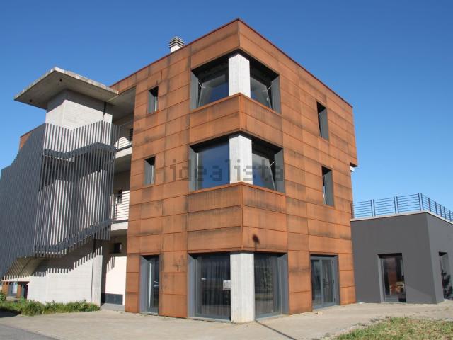 Appartamento in vendita di 176 m² in Via dell&apos Industria