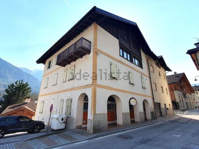 Appartamento in vendita di 176 m² in Via Filippo Serafini