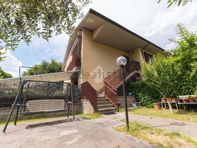 Appartamento in vendita di 176 m² in Via Monte Pollino, 1