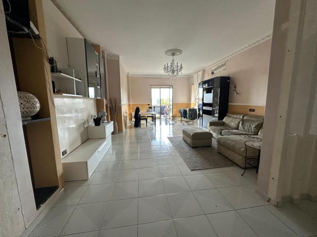 Appartamento in vendita di 176 m² in Via Marano Pianura, 335