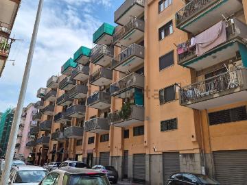 Appartamento in vendita di 176 m² in Via Medaglie D&apos Oro, 10