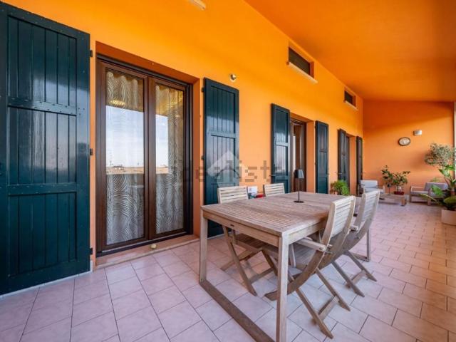 Appartamento in vendita di 176 m² in Via Salvo D&apos Acquisto, 6