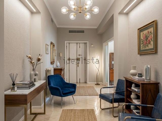 Appartamento in vendita di 176 m² in Via Regina Elena, 23