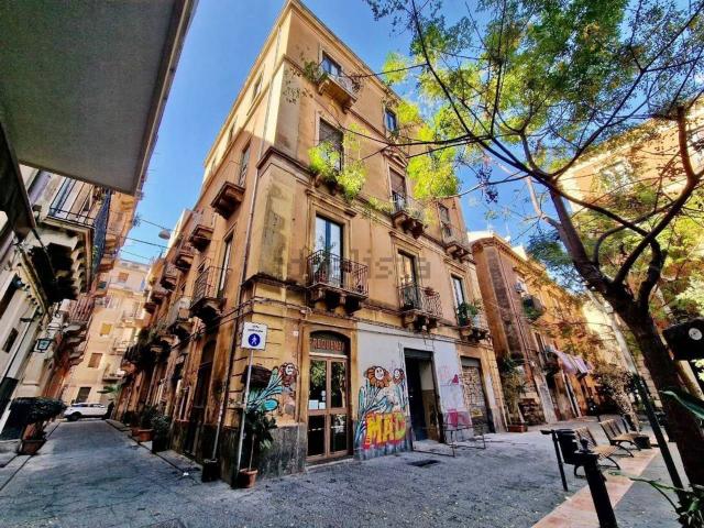 Appartamento in vendita di 177 m² in Via Andrea Viglia, 7