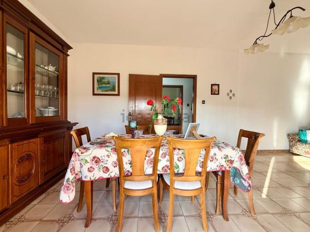 Appartamento in vendita di 177 m² in Via Aradeo, 49