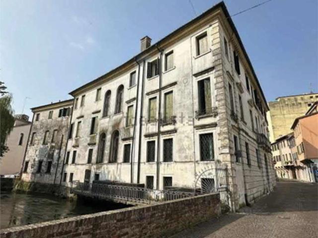 Appartamento in vendita di 177 m² in Via Avogari, 1