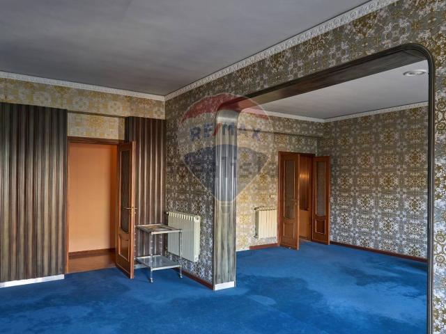 Appartamento in vendita di 177 m² in Via Giuseppe La Farina, 141