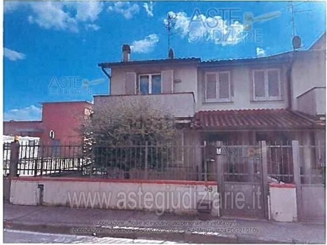 Appartamento in vendita di 177 m² in Via Giacomo Puccini, 39