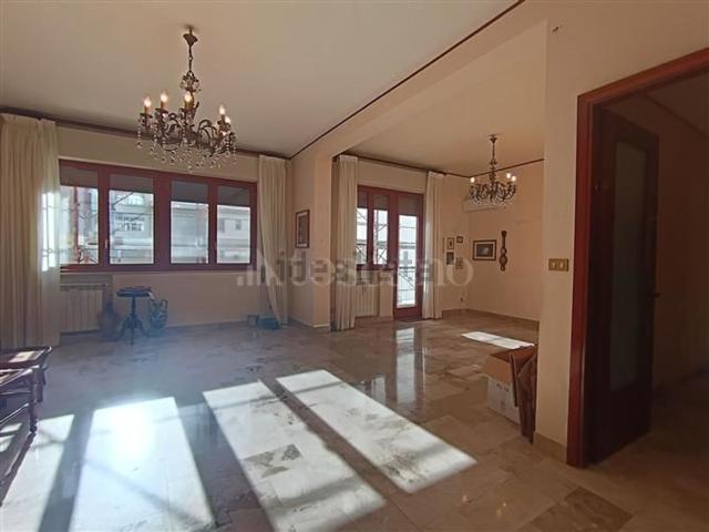 Appartamento in vendita di 177 m² in Via Val Paradiso