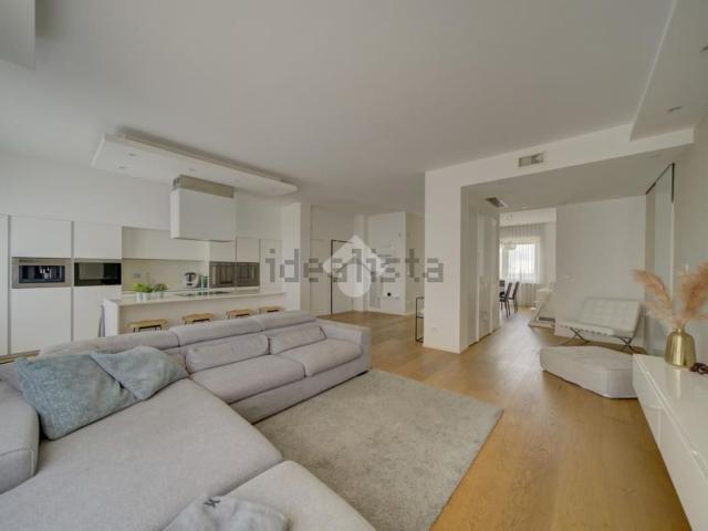 Appartamento in vendita di 177 m² in Via Italo Calvino, 19