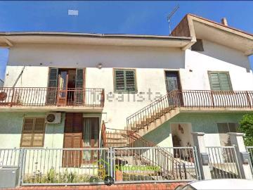 Appartamento in vendita di 177 m² in Via la Pira, 8