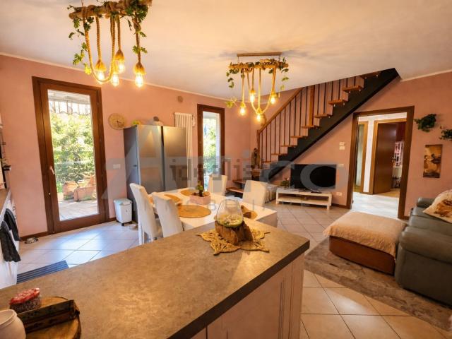 Appartamento in vendita di 177 m² in Via Leopoldo Baruchello