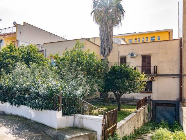 Appartamento in vendita di 177 m² in Via Maria Politi Laudien, 45