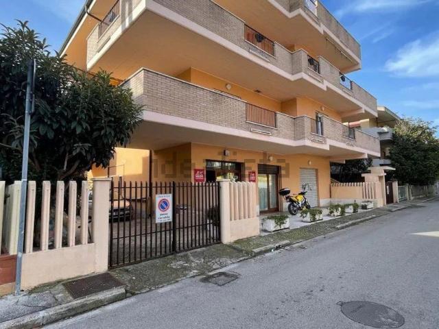 Appartamento in vendita di 177 m² in Via Salvo D&apos Acquisto, 24