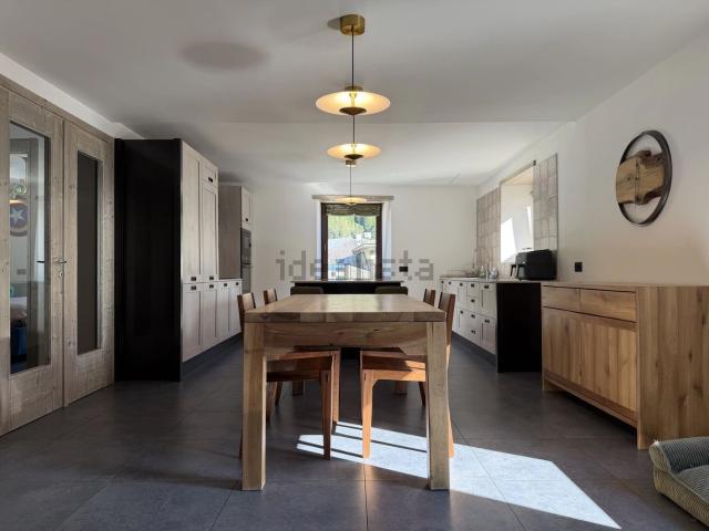 Appartamento in vendita di 177 m² in Via Roma, 45