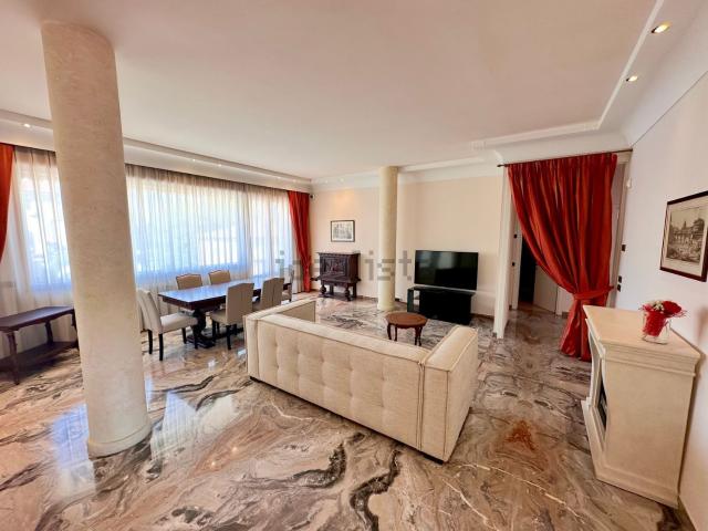 Appartamento in vendita di 177 m² in Via Roma, 81