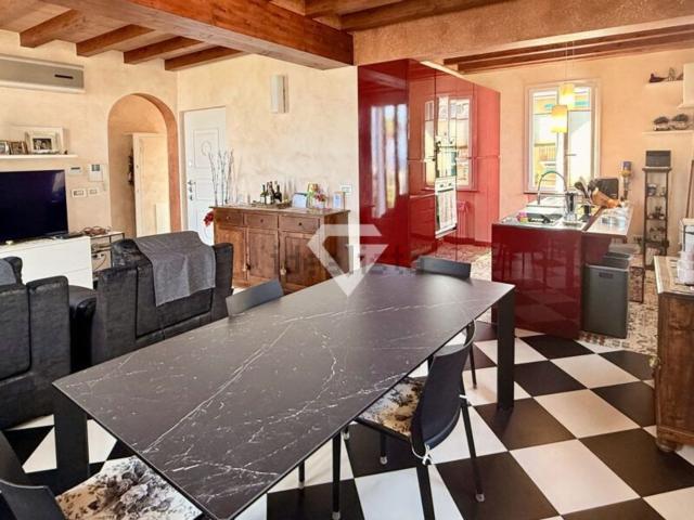 Appartamento in vendita di 177 m² in Vico della Madonnetta