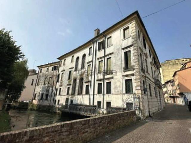 Appartamento in vendita di 177 m² in Vicolo Avogari, 1