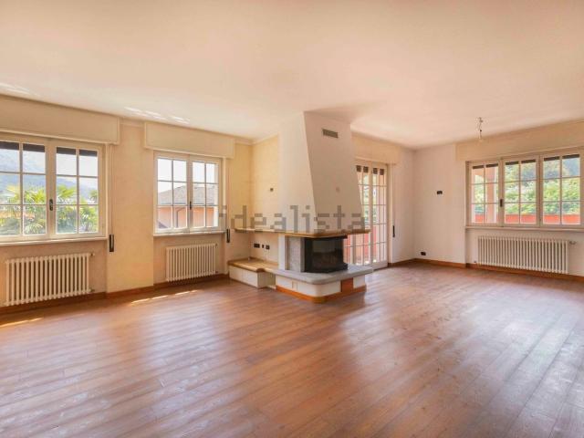 Appartamento in vendita di 177 m² in Corso Roma, 162
