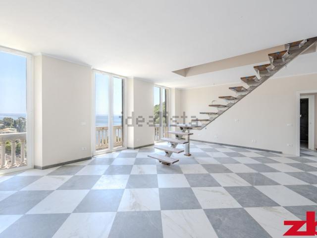 Appartamento in vendita di 177 m² in Lungomare Canevaro