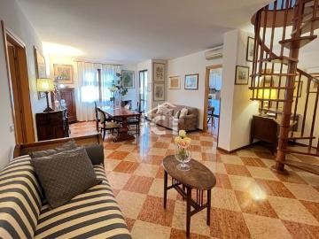 Appartamento in vendita di 178 m²