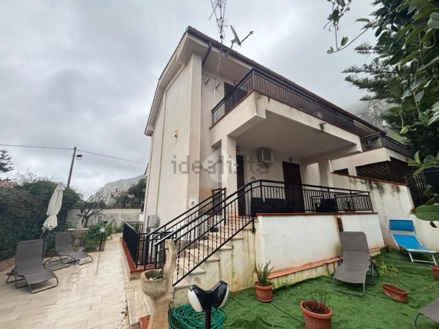 Appartamento in vendita di 178 m² in Via Antonio Montinaro, 1