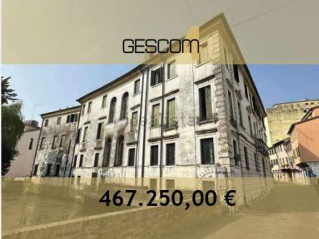 Appartamento in vendita di 178 m² in Via Avogari