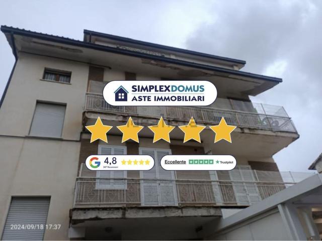 Appartamento in vendita di 178 m² in Via Fermana Nord