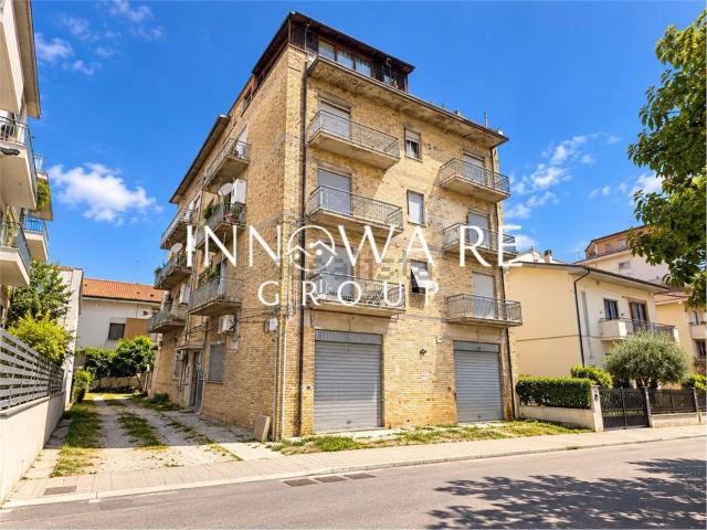 Appartamento in vendita di 178 m² in Via Fratelli Bandiera, 167