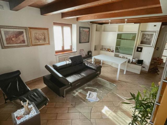 Appartamento in vendita di 178 m² in Via Ottaviano Rovereti